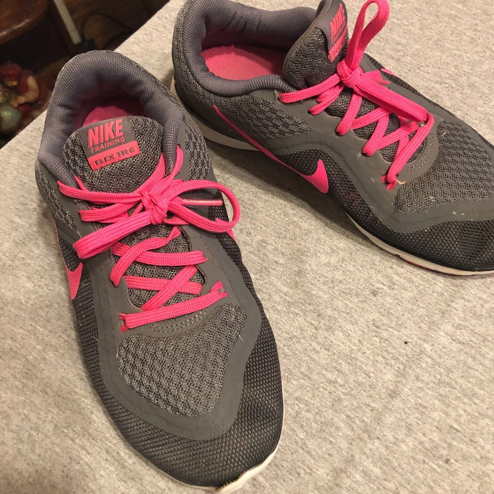 Nike Flex TR 6 Gray ans Running Shoes ; size 6